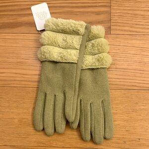 Olive Green Fur-Trimmed Gloves